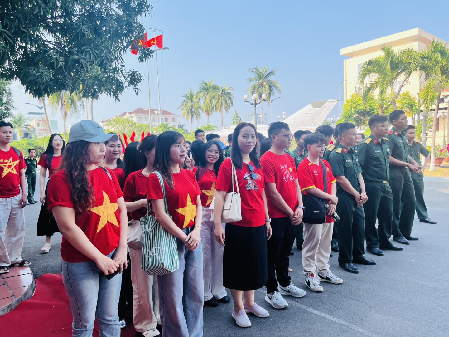 CÁC HOẠT ĐỘNG ĐẶC BIỆT NHÂN DỊP 50 NĂM THỐNG NHẤT ĐẤT NƯỚC